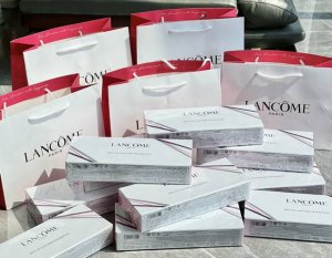 专柜品质 lancome兰蔻香水礼盒 Q香五件套 送礼佳品 非常适合出街 出差 旅行随身携带的小瓶套装 而且全部都是兰蔻最经典的味道 tresor In Lov