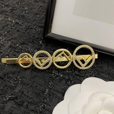 编码H293 0650575 19New Arrival重工 火爆热销款发夹上新春夏最新独家高端品质实拍图同步专柜重工电镀做工精致Logo清晰可见独特的设计风格