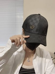 配防尘袋 Gucci古奇 经典之作 专柜新款简约很潮 休闲运动款 经典制作 超级好搭衣服