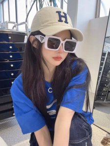 prada普拉达 2025时尚金属多边形大框太阳眼镜男款个性遮阳墨镜女格子镜片