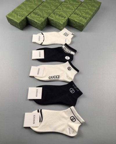 特 Gucci 古奇G家新品短袜 一盒五双 提花经典标志，超级Nice，实物超漂亮，超火爆小单品，大牌出街，潮人必备超好搭
