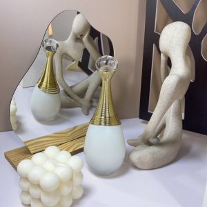 专柜品质 dior迪奥新品真我纯真香水纯白香颂无酒精花香调 沙巴茉莉芬芳带着暖阳气息 邂逅中国木兰丝柔芬芳 伴随清新闪耀的橙花花水 以纯真灵动的芬芳演绎 挚献真