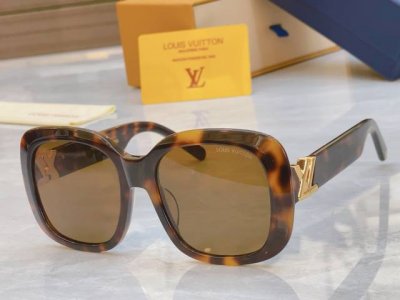 Louis Vuitto* 路易*威登新款太阳镜，Model：Z2133W，Size：55口19-140