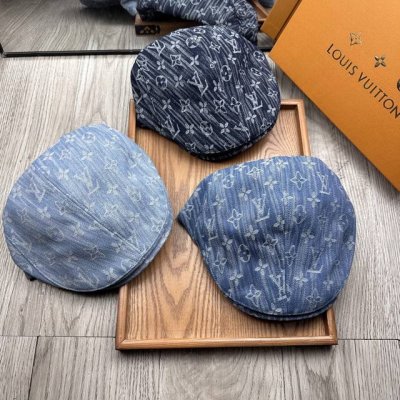 特价￥ P70。L家。 前进帽 版型特别正 特别精致！ 前进帽复古时髦感拉满！ 简约的设计毫不单调 戴上就可以出门 对于懒人简直不要太友好！材质：纯棉！头围：5