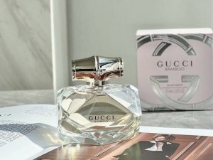 专柜品质 Gucci Bamboo竹韵女士淡香水75Ml 香调：木质花香调 前调：佛手柑 中调：依兰、卡萨布兰卡百合、橙花 后调：琥珀、檀香、大溪地香草 对本质