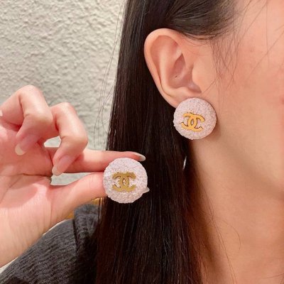 香奈儿香芋粉雪糕纹双C耳钉
