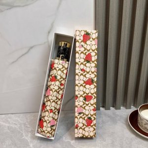 Coach 蔻驰 夏季新款 全自动折叠晴雨伞 黑色涂层防晒有效阻隔紫外线99% Upf 50 所以能起到伞下体感降温的效果 有效隔热 高效防晒 一把搞定 超轻全