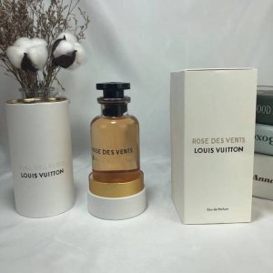 专柜品质 Lv 风中玫瑰 Rose Des Vents 女士香水100Ml，香调：格拉斯玫瑰、保加利亚玫瑰、土耳其玫瑰、法国鸢尾花、雪松由格拉斯当地收获的三种“