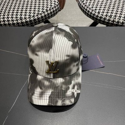 Lv路易威登新款原单棒球帽，1:1开模订制，原版专柜长年爆版，质量超棒，基础头围56，贴片可调节。