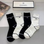 配包装 一盒4双 chanel 香奈儿经典袜子高版本纯棉材质柔软 秒杀市场普通货 经典的双C图案Logo 专柜同步袜子大牌出街 潮人必备 超好搭