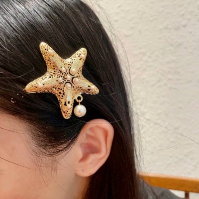 dior 迪奥 星星 Dior发夹 专柜新款上市 美得不要不要的 唯美 浪漫 人手必备款 火爆小红书 精选Zp一致材质 超 Nice