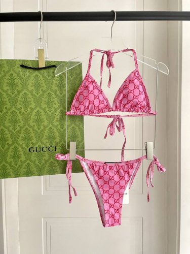 Gucci新款比基尼适合多种场景的游泳衣♀海边 游泳池 温泉 水上乐园 漂流都可以内搭外穿也完全可以 面料：透气舒适。速干弹性的游泳衣更加帖肤易清洗 码数：S