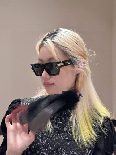 Versace 范思哲 2025新款 Classic Top太阳镜 长方形色彩搭配街潮眼镜 男女通用 0Ve4465F
