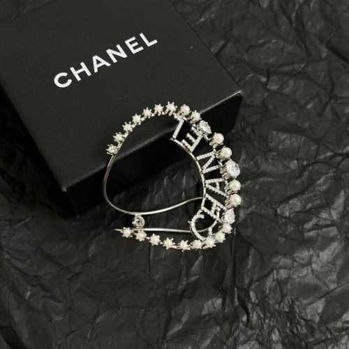 新款 Chanel香奈儿 中古 手镯小香家的款式真心无需多介绍每一款都超好看，精致大方，非常显气质。31
