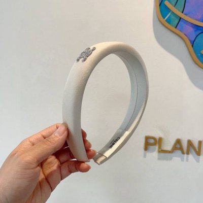 配包装 Celine 赛琳 网红爆款，佩戴舒适无压力，造型搭配必备！非常时尚百搭！女神必备！名媛范儿。