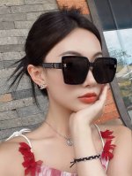 P80 Hermes 爱马仕 2025开春新款原版出货 网红超爆款经典奢华全球风[亲亲] 时尚方框太阳镜 气质非凡 经典连体大框款式太阳眼镜[篮球] 顶级品质