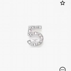 香奈儿25p双C5字胸针好闪，好美啊？ Bling Bling拼水钻珍珠经典星星，爱心珍珠 谁看了谁不迷糊啊