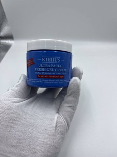 专 科颜氏蓝色清爽面霜125Ml！蓝色是清爽的，无油的，啫喱质地的，对混油皮真的是太友好了[转圈]水水嫩嫩的质地，上脸那叫一个水润？