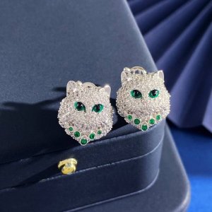 耳拍 宝诗龙Bouoheron欧美时尚高级动物系列立体惟妙惟俏宠物猫镶绿宝石璀璨闪耀镶钻耳拍 黄铜材料电镀18K金 银色 重约8.5G 尺寸约1.5Cm*1.6