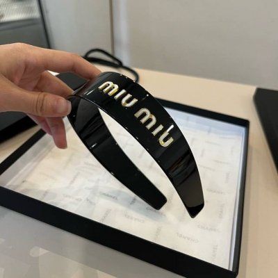 Miumiu缪缪亚克力发箍