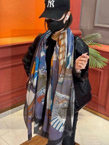 会发光发亮的围巾 爱马仕 专柜同步 买了都说好看羊绒印花推荐顶级工艺超值爱马仕专柜爆款羊绒方巾立体呈现图案纹路实物档次极高特殊工艺高端研发惊艳问世特殊尖端工艺处