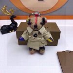 元配图片原版包装 巴宝莉Burberry官网格纹羊绒Thomas泰迪风衣款包饰与钥匙扣。 独家新款上市！全国独家实拍Thomas 泰迪熊吊饰，选用柔软的格纹羊绒