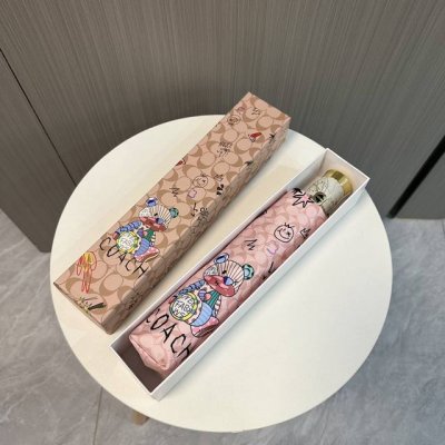 蔻驰 Coach 涂鸦 夏季新款 全自动折叠晴雨伞 黑色涂层防晒有效阻隔紫外线99%，Upf 50 所以能起到伞下体感降温的效果！ 有效隔热，高效防晒 一把搞定