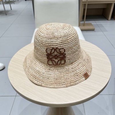 p110 Loewe罗意威 春夏新品草编帽 【升级版今年重工提升采用进口细小拉菲草 编织而成 ， 买过拉菲草帽的宝们应该都知拉菲草材料越细成本就越贵。】 进口拉