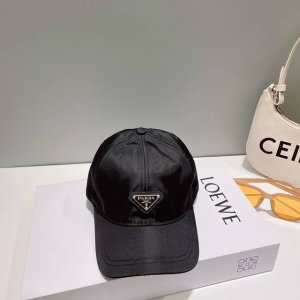 配防尘袋 普拉达 新款棒球帽 专柜同步出货 大牌款超好搭配 赶紧入手