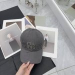 跑量 Miumiu新款棒球帽来啦～ 做旧复古色系，高级又百搭！