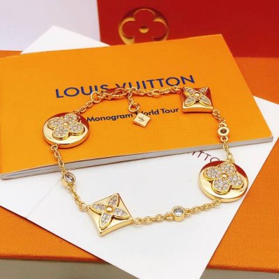 编号Lsl0048 Lv*最新款镶钻花朵手链 一致Zp黄铜材质