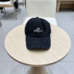 Balenciaga巴黎世家新款Logo棒球帽，很酷的色系，男女佩戴都有不同Style，第一批抢先出货！巴黎粉必入款！