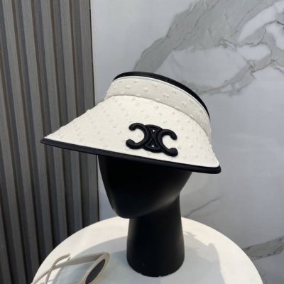 赛琳新款空顶帽 看一眼就会爱上的遮阳帽 夏天的你需要一顶与众不同的帽子去眼压群芳 这款气质空顶帽就很适合