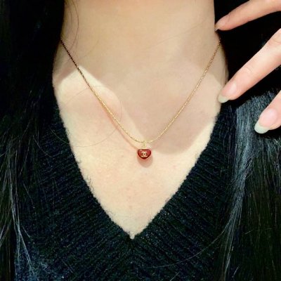 Chanel香奈儿 中古 项链小香家的款式真心无需多介绍每一款都超好看，精致大方，非常显气质.