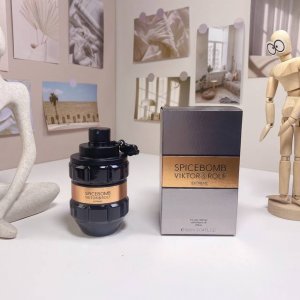 高端品质 维克多与罗夫激情炸弹臻享版100Ml viktor&Rolf Spicebomb Extreme, 2015 品牌 维克多与罗夫 调香师 Carlos
