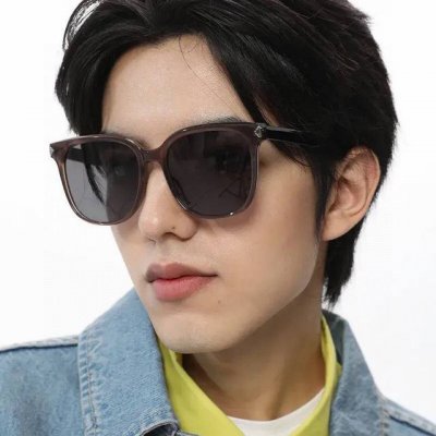 Gucci 2025开春新款 潮流爆款 时尚方框偏光太阳镜 高品质 佩戴舒适 网红潮款墨镜 女士高清尼龙偏光太阳镜 高品质Tr镜框 型号：G77722