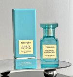 专柜品质 款7男友难以抗拒的高级香Tf波托菲诺之花～ 这款真的是下F香水里即小众又非常受欢迎的了！ 好评率奇高！ 孔雀蓝今的瓶身像是海洋的化身 绝醉洋槐＋柑橘调
