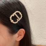 Dior 迪奥 字母Dior发夹 专柜新款上市 美得不要不要的 唯美 浪漫 人手必备款 火爆小红书 精选Zp一致材质 超 Nice.