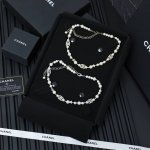 chanel 字母星星珍珠颈链 香奶奶珍珠项链真的是氛围感满满 字母链条拼接珍珠，佩戴也是精致感满满