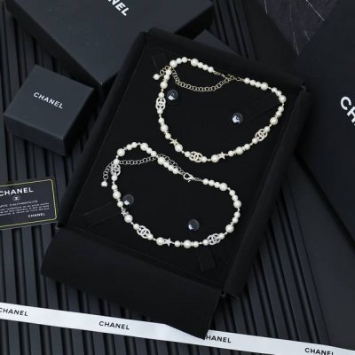 chanel 字母星星珍珠颈链 香奶奶珍珠项链真的是氛围感满满 字母链条拼接珍珠，佩戴也是精致感满满