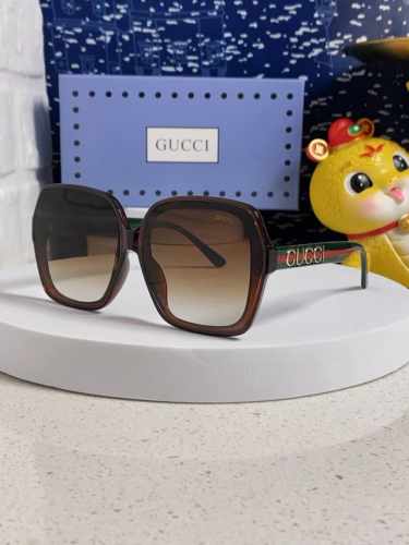 gucci古奇防晒太阳镜，时尚欧美风遮掩镜，超显笑脸百搭