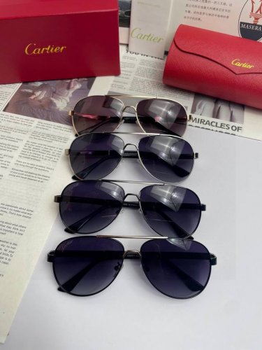新款品牌 卡地亚Cartier原单品质男士女士同款偏光太阳镜 材质 高清尼龙镜片 金属合金Logo镜腿 看细节就知道大师手工制作设计 做工精致 高端大气 适合男