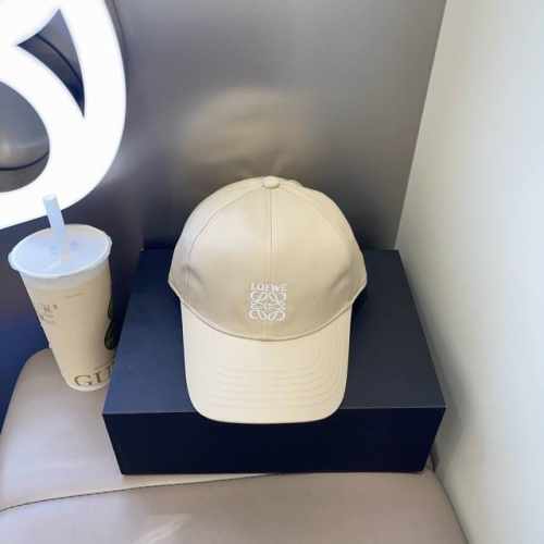 跑量 loewe 博主们都爱的刺绣棒球帽 潮人的氛围感加持爆棚 帽子版型Hin满意~还巨能搭 贯穿春夏秋冬~男女戴起来都是Feel