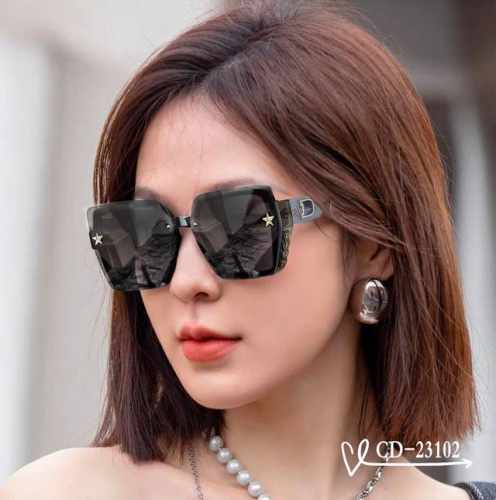 法国迪奥-Dior . 宝丽来树脂偏光镜片 . Tr90镜架轻便佩戴舒适 . Size 58-17-142， . 款太阳镜减轻强光负担，遮挡有害光线防辐射，出行