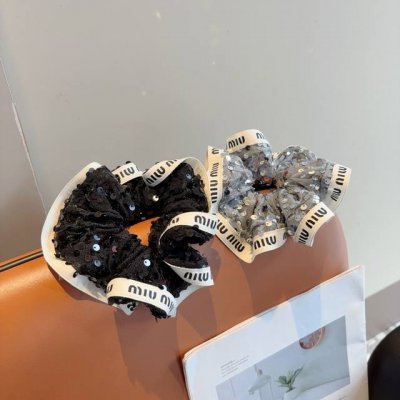 配包装 Miumiu 缪缪 网红新款发圈，精致珠片肠圈皮筋，佩戴舒适无压力，造型搭配必备！非常时尚百搭！女神必备单品