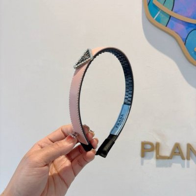 配包装 prada 普拉达 新款潮流发箍 气质女神必备单品 非常百搭 时尚潮流 戴上它满满的高大上