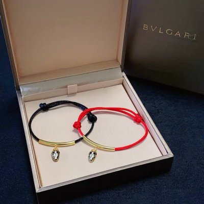 bvlgari 宝格丽手链｜蛇头红色手绳，扇形手绳手镯手链！本命年首选，精工高版本，带宝格丽Logo 意大利生产Au750原版复刻。新年将至，蛇年红绳奉上，红绳