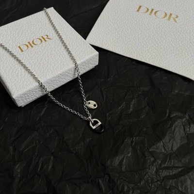 Dior 迪奥 项链 精选原版一致 黄铜材质 甜美气质高雅