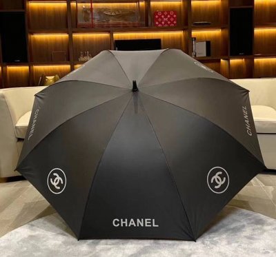 长伞 香奈儿小香专柜夏季新款 大Logo黑色晴雨长伞！ 火爆时尚单品，超轻铝合金伞骨，无论伞面还是伞骨都选用更加轻盈的材质，最新涂层处理防晒隔离高达99%， 具