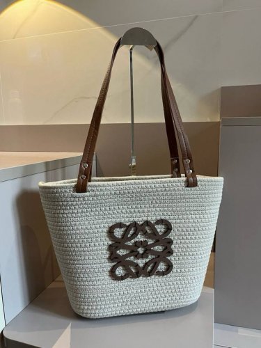 Loewe罗意威 新款编织包，规格，40*30